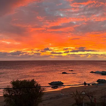 Stegna Sea & Sun ゲストハウス 3*