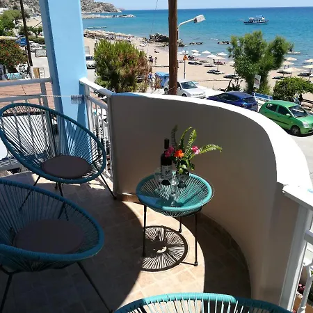 Stegna Sea & Sun בית הארחה 3*