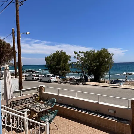 Stegna Sea & Sun בית הארחה