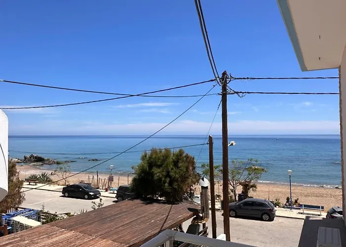 Stegna Sea & Sun بيت ضيافة 3*