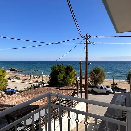 Stegna Sea & Sun בית הארחה 3*